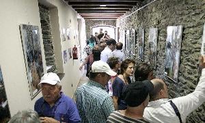 Murias de Paredes homenajea al fotógrafo de los mineros Norberto Cabezas