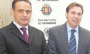El PSOE cree que al candidato León de la Riva le espera un futuro judicial muy complicado