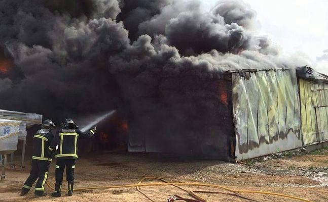 Se incendia la quesería de Páramo de Guzmán en Roa
