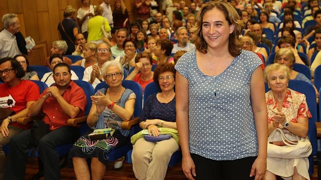 IU concede a Ada Colau el Premio a la Coherencia