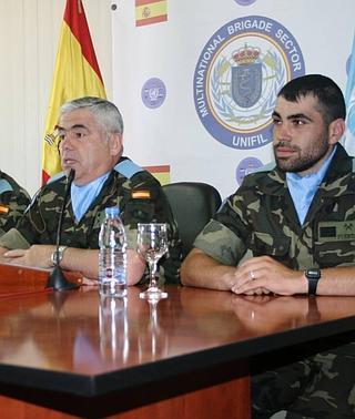 El director de la Academia de Caballería clausura el curso desde el Líbano