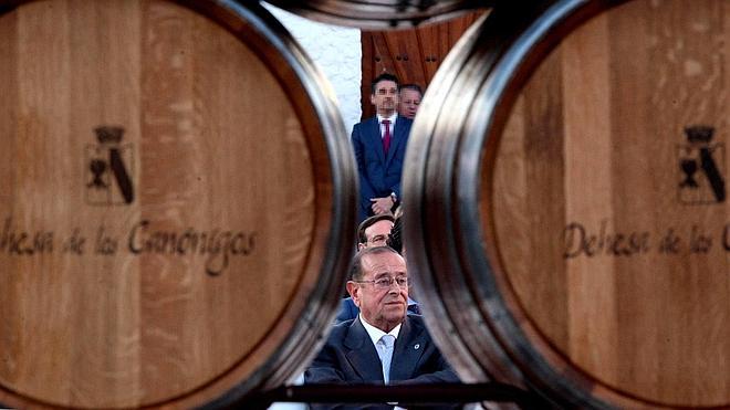 Medio millar de personas celebra con Dehesa de los Canónigos sus bodas de plata