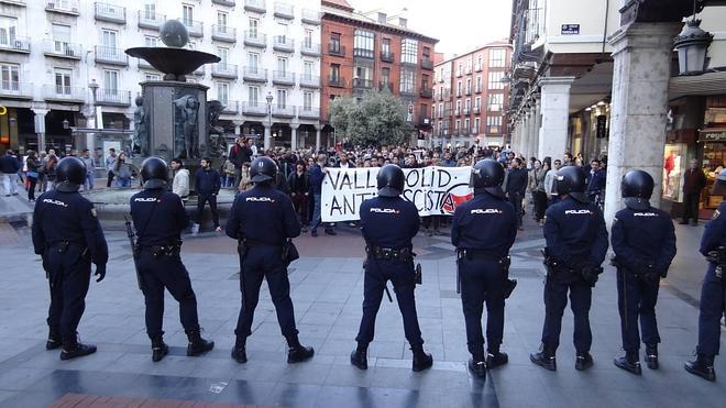 En libertad con cargos los dos detenidos por los altercados en la marcha neonazi en Valladolid