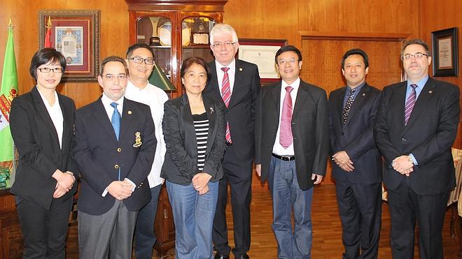 Acuerdo con la Universidad china de Hunan para el intercambio de alumnos y docentes