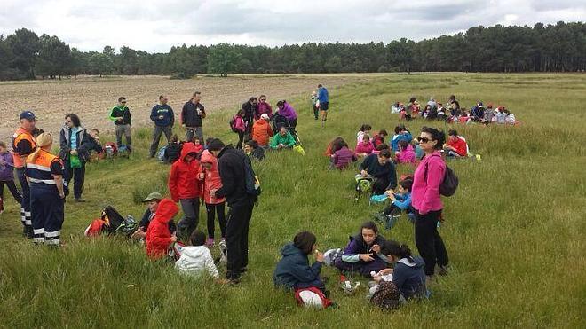 La segunda jornada de senderismo reúne a 150 pequeños exploradores