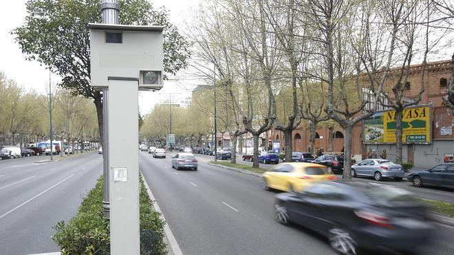 El radar de la avenida de Burgos de Valladolid multa a 12 vehículos al día