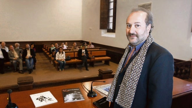 «Mi poesía no es tan intelectual, se inspira en la vivencia directa»