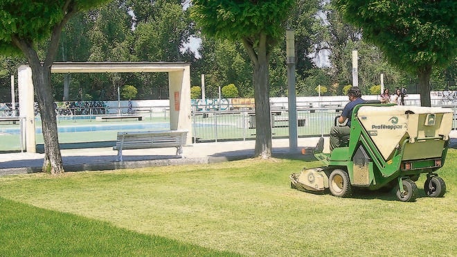 Las piscinas abren con el objetivo de superar los 88.322 bañistas de 2013