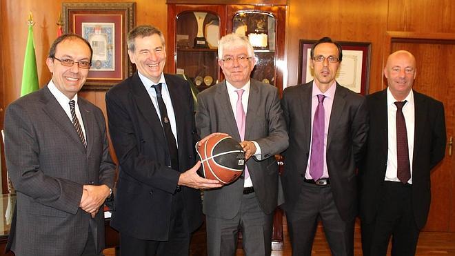 León y Worcester impulsan la creación de un centro internacional de investigación en baloncesto