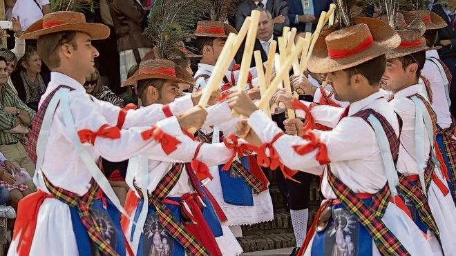 Danzas para la Virgen del Castillo