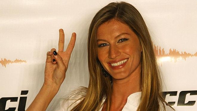 Gisele Bündchen tampoco quiere entregar la Copa del Mundo