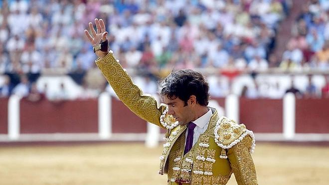 José Tomás corta una oreja en León en una corrida en la que fallaron los toros