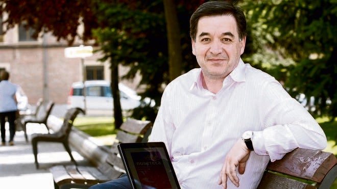 Javier Valbuena: «Hay que valorar a las bibliotecas como cantera de buenos lectores y locomotora de la compra de libros»