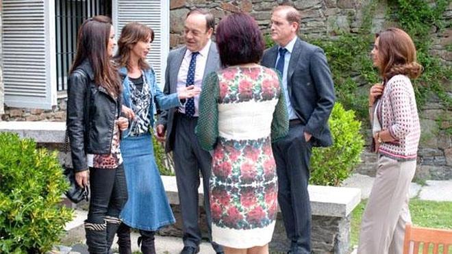 Fernanda y Amparo conocen a la familia adoptiva de María, en 'Sin identidad'