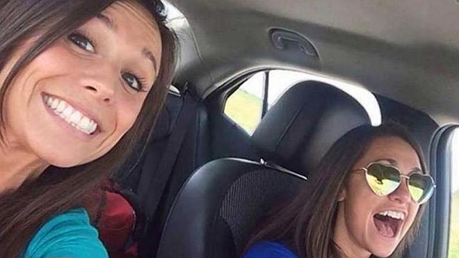 Fallece en un accidente después de hacerse un selfie con la conductora