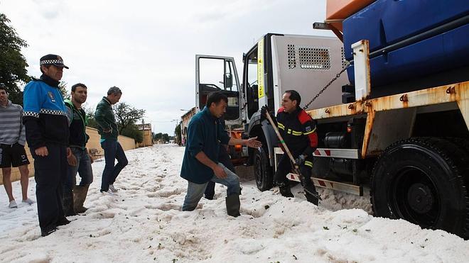 El 70% de las viviendas de Almazán sufre daños por el pedrisco mientras que los cultivos están menos dañados de lo previsto