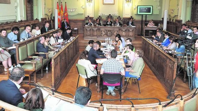 Un concejal de IU pierde el sueldo por no ir al pleno porque estaba en el quirófano