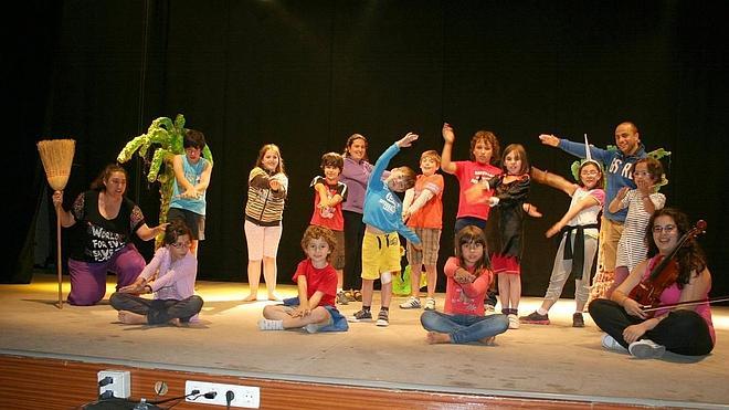 Gala de cierre del campamento infantil en San Miguel del Arroyo