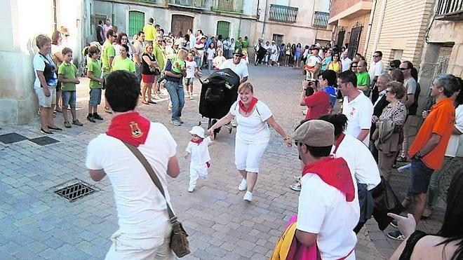 Disfraces, gastronomía y actuaciones en las fiestas de Valoria la Buena