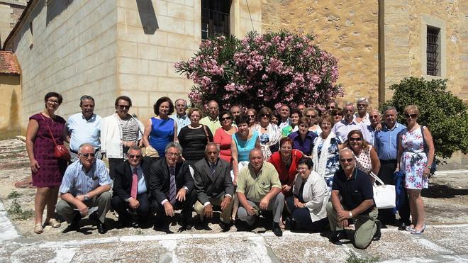 Los quintos de 1949 de Cantimpalos celebran su «edad respetable»
