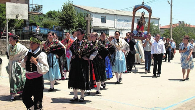 Bailes para Nuestra Señora del Carmen en Herguijuela de la Sierra