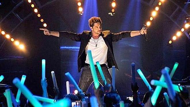 Enrique Iglesias y David Bisbal arrasan en los Premios Juventud