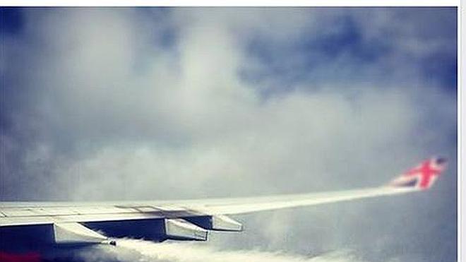 El avión en el que viajaba Tom Daley y su novio aterriza de emergencia en Rusia