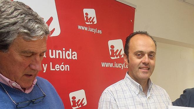 Frías: «Hay grupos más afines a IU que Podemos, es dificilísimo llegar a acuerdos con ellos»