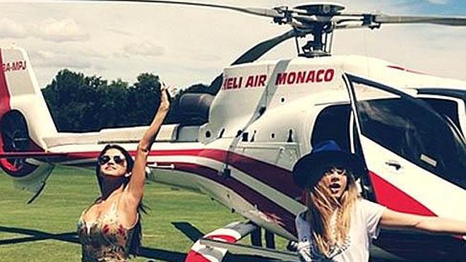 Selena Gomez y Cara Delevingne, de vacaciones en Saint Tropez