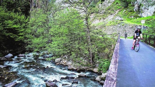 Los valles de Paca y Tola