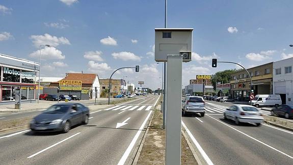 Los radares de Valladolid cazan cada día a 74 coches por correr mucho