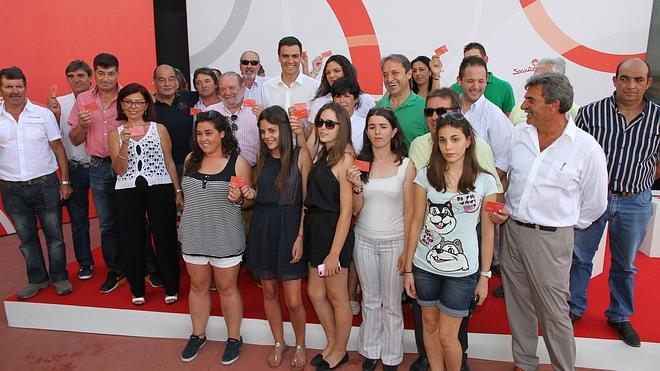 Pedro Sánchez pide «tranquilidad» al PSOE regional para volver al «lugar que merece»