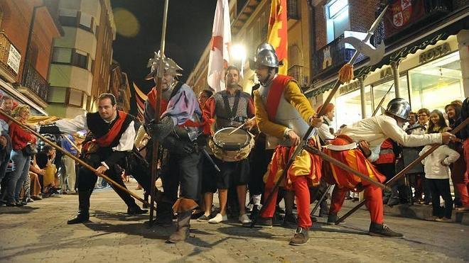 Medina del Campo recuerda con antorchas la quema de la villa en 1520