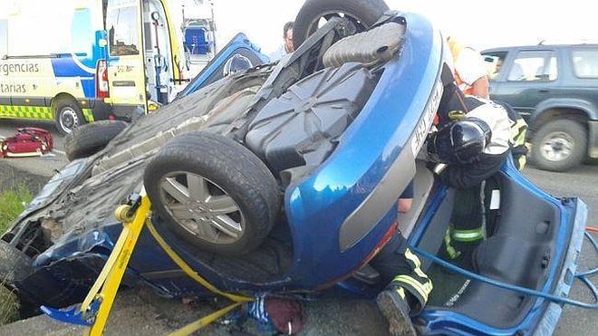 Seis heridos tras sufrir dos salidas de la carretera en Benavides y Villaturiel