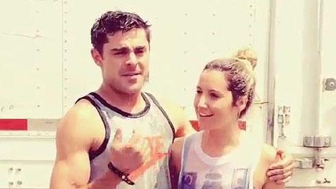 Zac Efron y Ashley Tisdale se mojan con agua helada contra la ELA