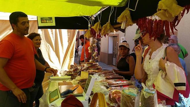 Tordehumos supera los 10.000 visitantes en su mercado artesanal