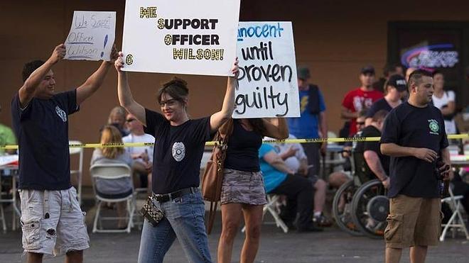 La campaña a favor del policía que mató al joven negro en Ferguson ha recaudado 300.000 dólares