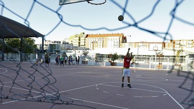 Valladolid llenará de hormigón la piscina de Barrio España