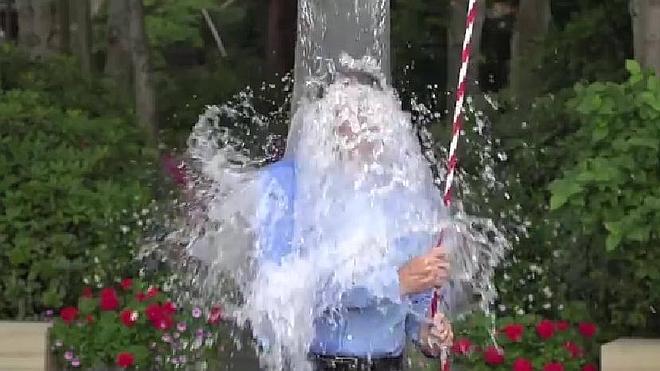 Los mejores retos del cubo de agua helada de los famosos