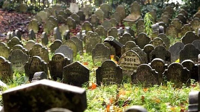 Detienen al joven fantasma del cementerio de Portsmouth