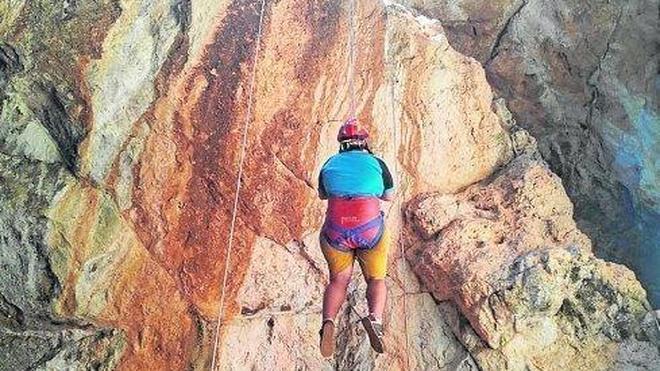 Un hombre de 150 kilos finge un esguince para que lo rescaten de una cueva