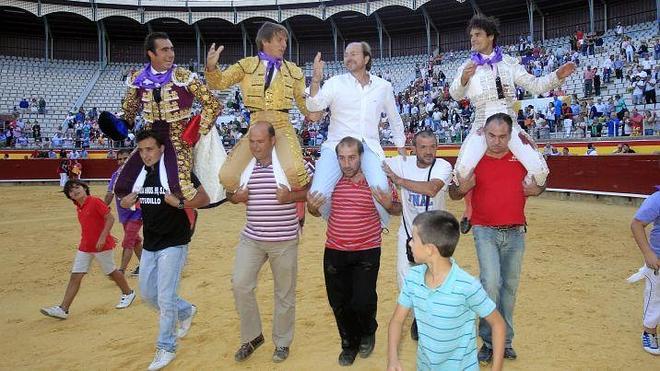 Campos Góticos recibe su primera lluvia de orejas