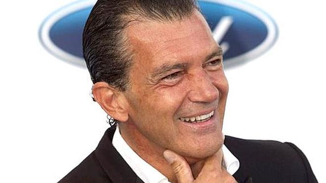 Antonio Banderas vuelve a sonreír