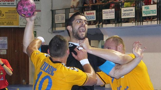 El Atlético Valladolid gana el triangular de Nava