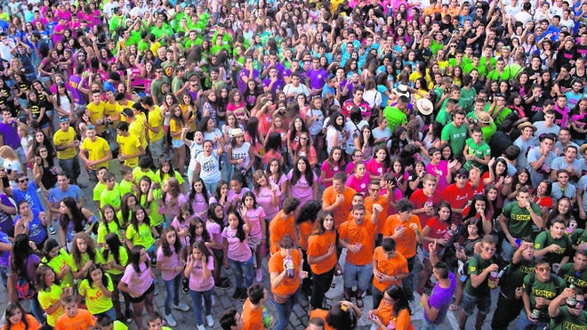 Las peñas dan el pistoletazo de salida a las fiestas de la Virgen del Castañar