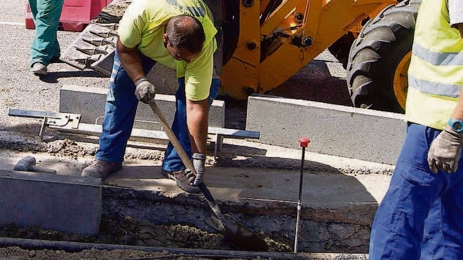 Comienzan las obras para la instalación de un semáforo en el tramo urbano de la CL-601