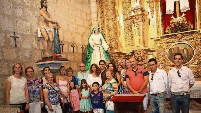 Pastora Soler visitó la capilla de la Vera Cruz en San Pablo
