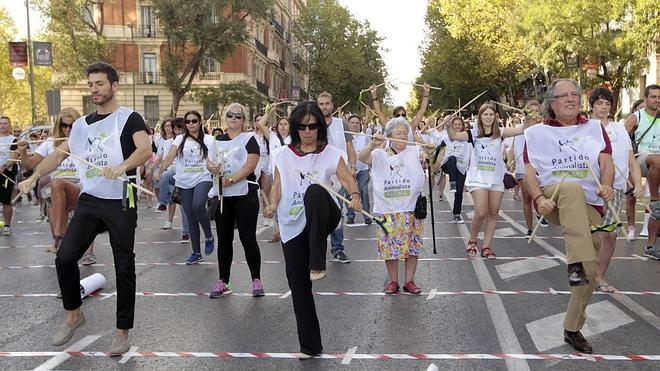 Miles de personas se manifiestan contra el Toro de la Vega en Madrid