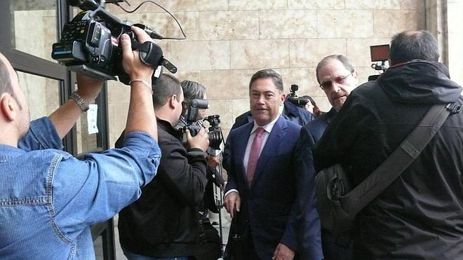 Los familiares de Raquel Gago inician una campaña para pedir la libertad de la policía