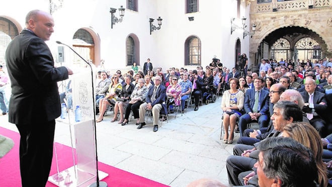 Asprodes anuncia nuevos proyectos al recibir la Medalla de Oro de la Provincia